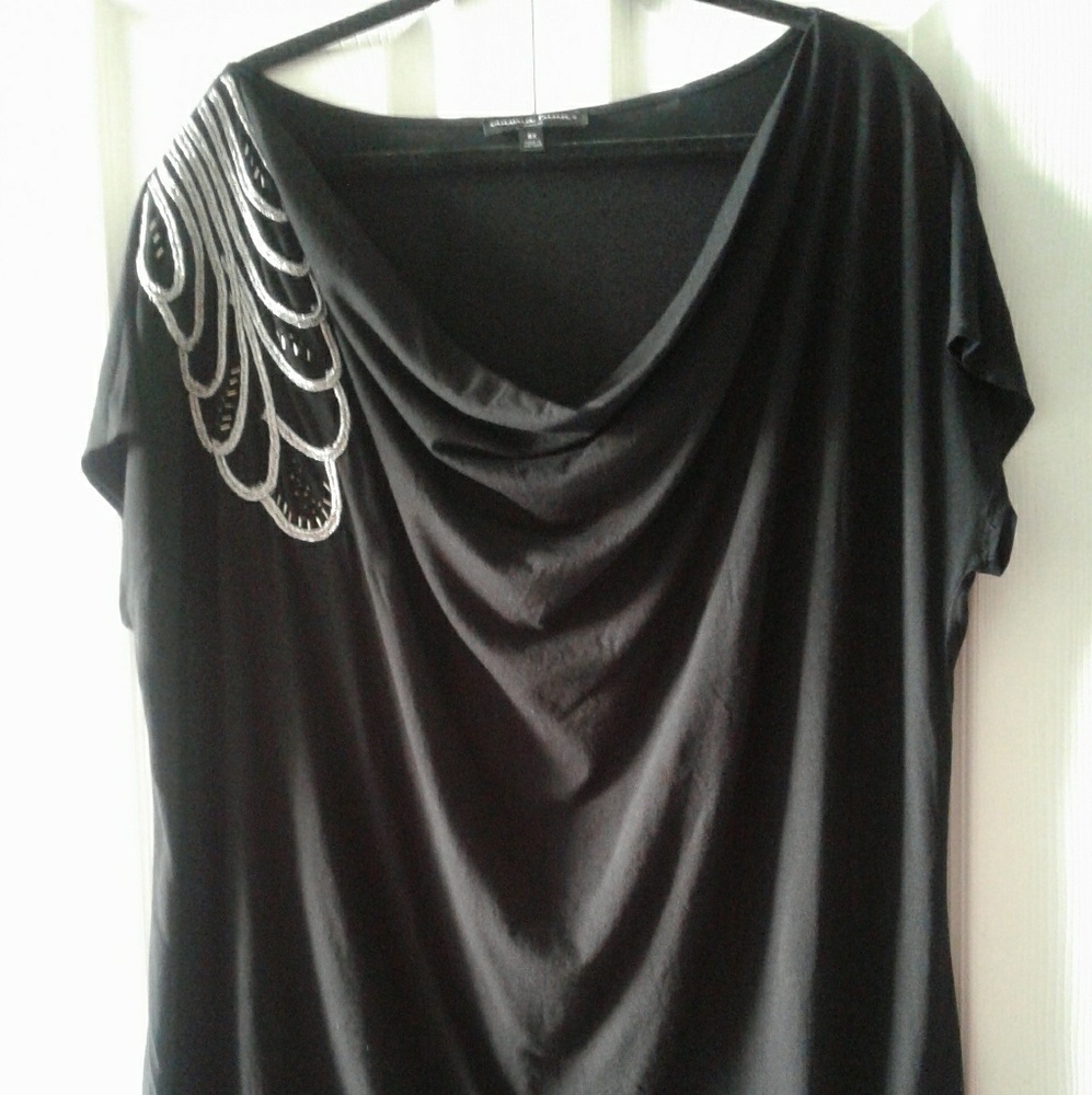 💥3/$20 Shoulder applique top sz. 3X